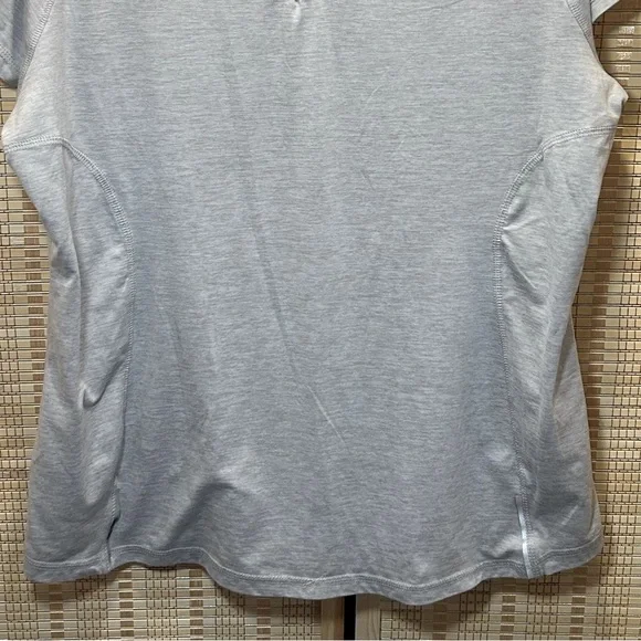 Simple Top - Picture 3 of 5